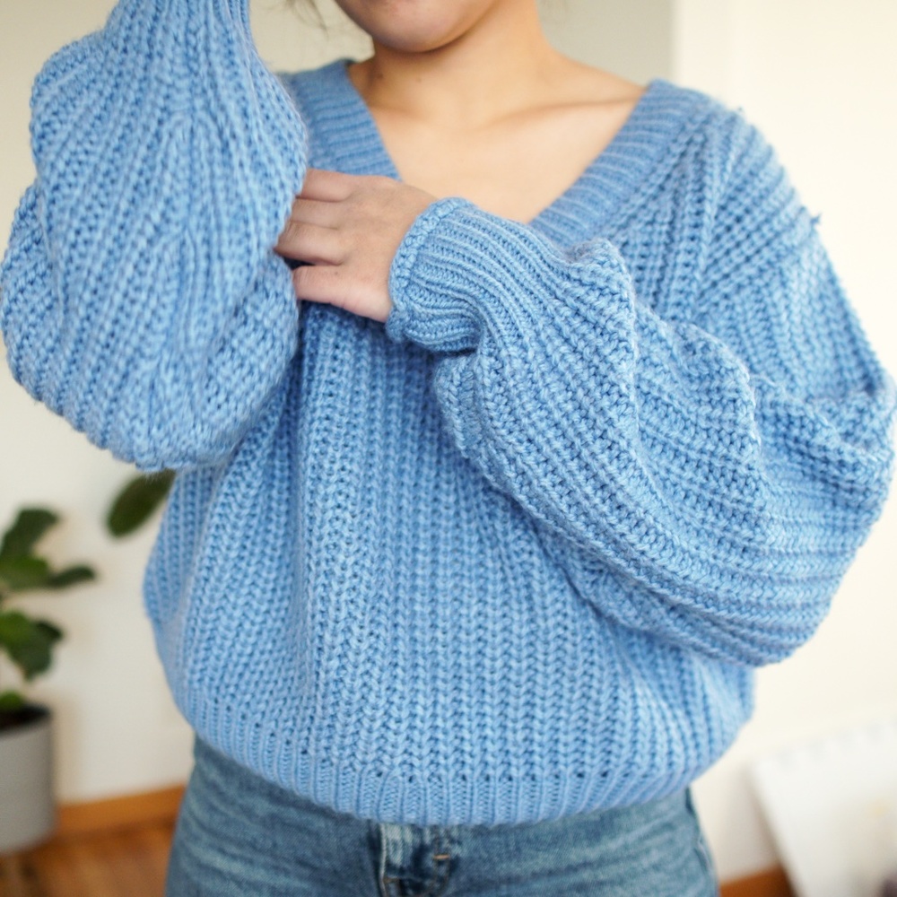 H&M Ribbed V-Neck Sweater - Picture 3 of 5